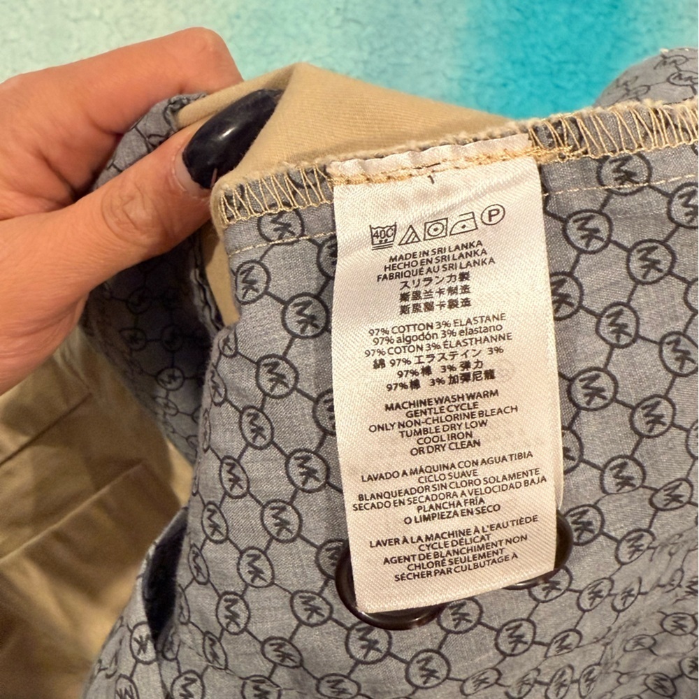 🔥Michael Kors Men's Tan Shorts🔥 - Picture 3 of 7